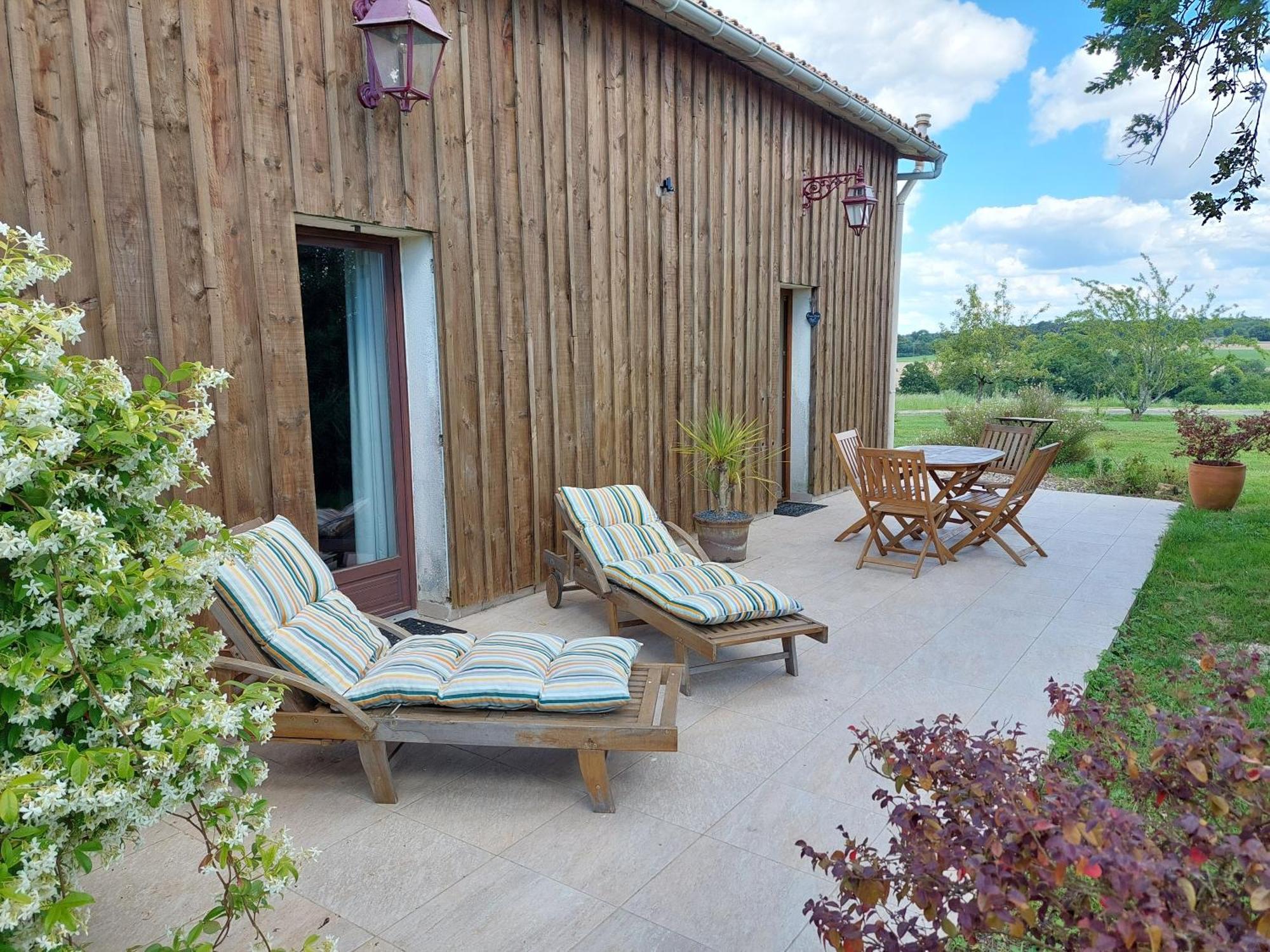 Gite Cosy Grand Confort Dans Un Ecrin De Verdure Agudelle Exterior foto